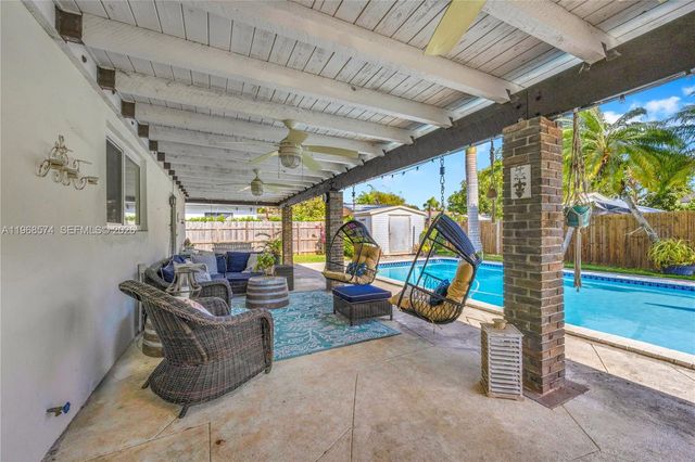 18525 SW 90th Ct, Cutler Bay, FL 33157