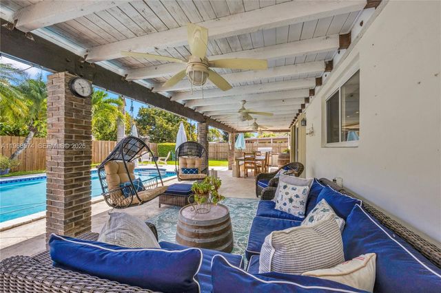 18525 SW 90th Ct, Cutler Bay, FL 33157