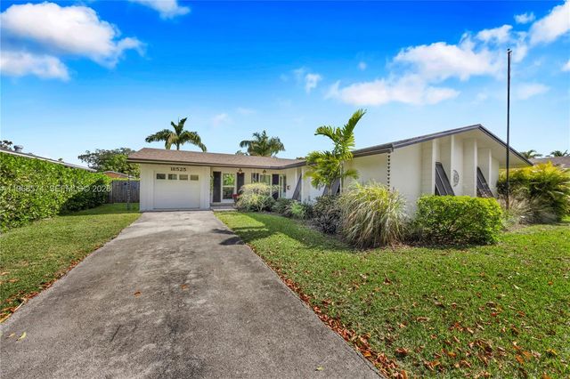 18525 SW 90th Ct, Cutler Bay, FL 33157