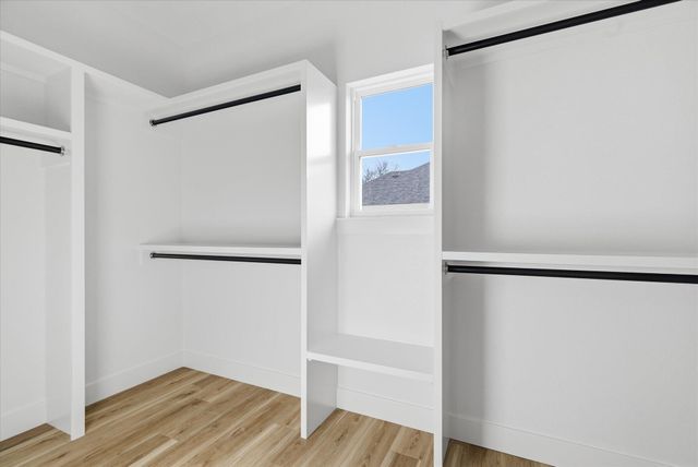 1394 N Collins Drive, Republic, MO 65738