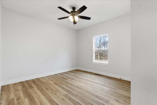 1394 N Collins Drive, Republic, MO 65738