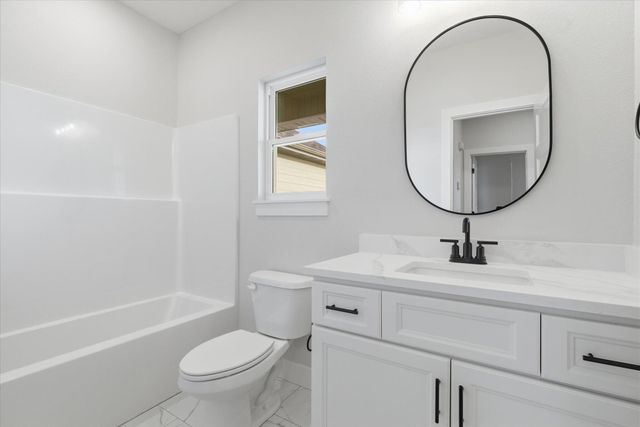 1394 N Collins Drive, Republic, MO 65738