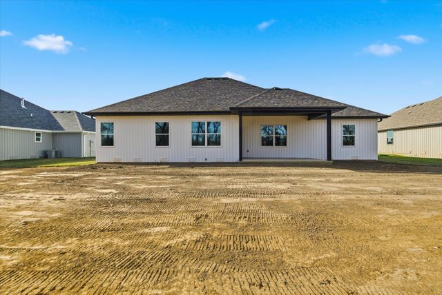 1394 N Collins Drive, Republic, MO 65738