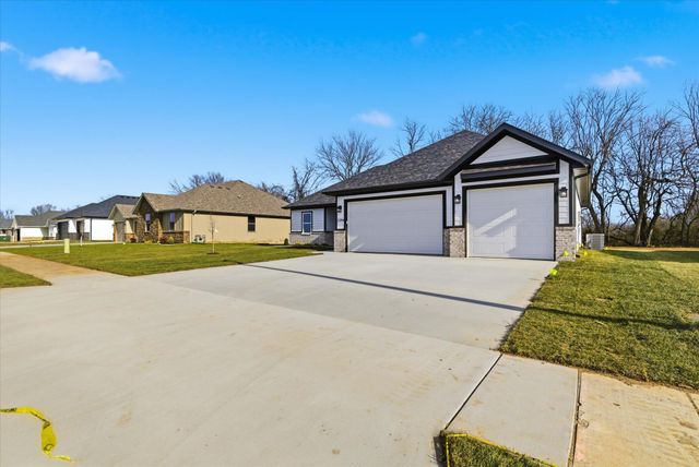 1394 N Collins Drive, Republic, MO 65738