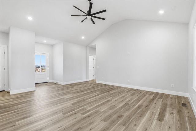 1394 N Collins Drive, Republic, MO 65738