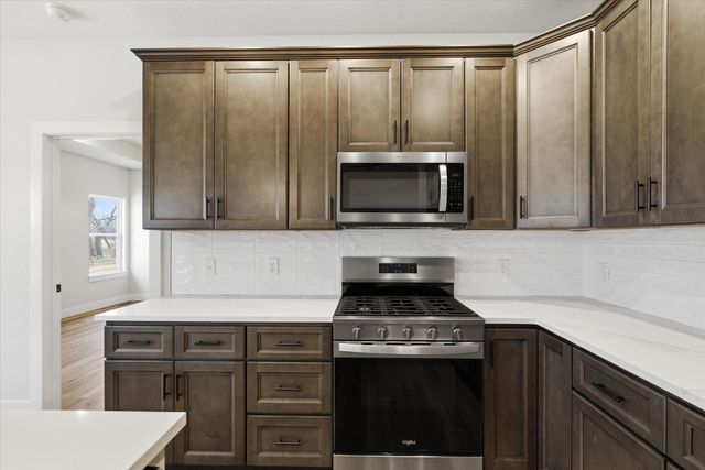 1394 N Collins Drive, Republic, MO 65738