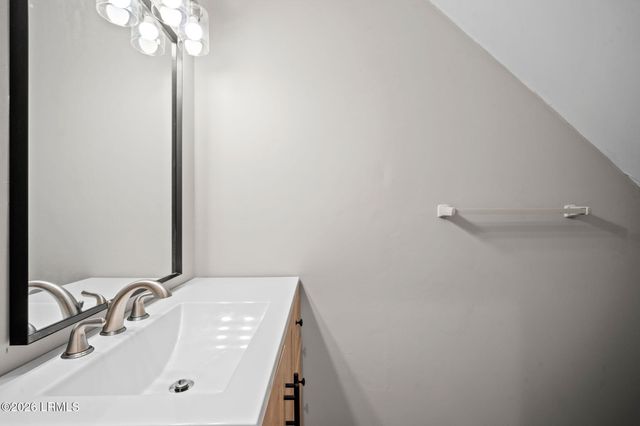 5 Gum Tree Rd Apt I19, Hilton Head Island, SC 29926
