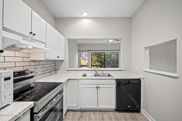 5 Gum Tree Rd Apt I19, Hilton Head Island, SC 29926