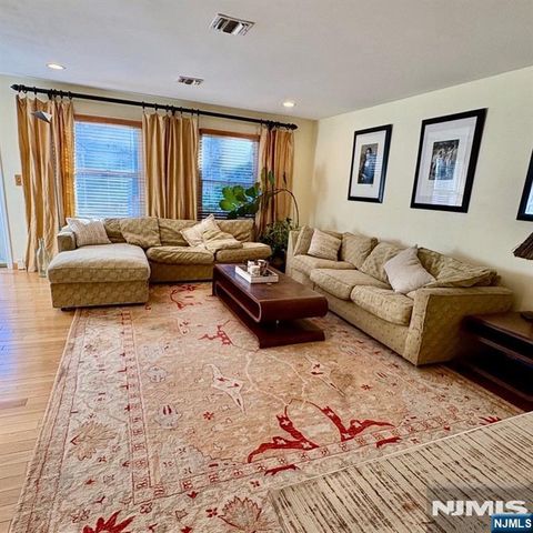 56 Hawthorne Avenue B, Park Ridge, NJ 07656