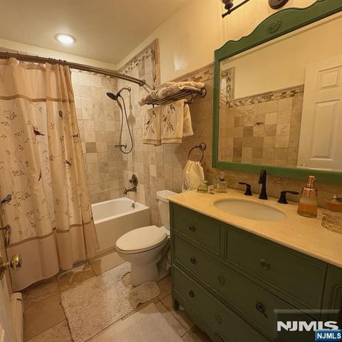56 Hawthorne Avenue B, Park Ridge, NJ 07656