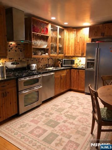 56 Hawthorne Avenue B, Park Ridge, NJ 07656