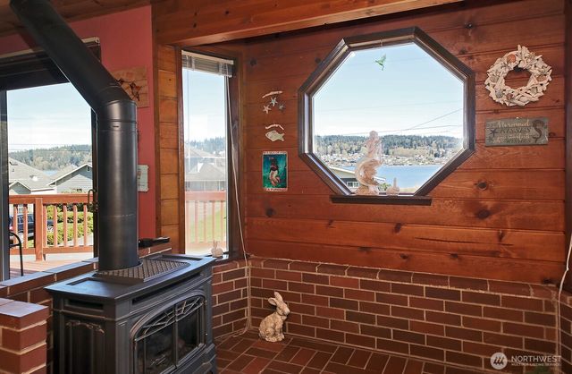 3837 Driftwood Drive, Clinton, WA 98236