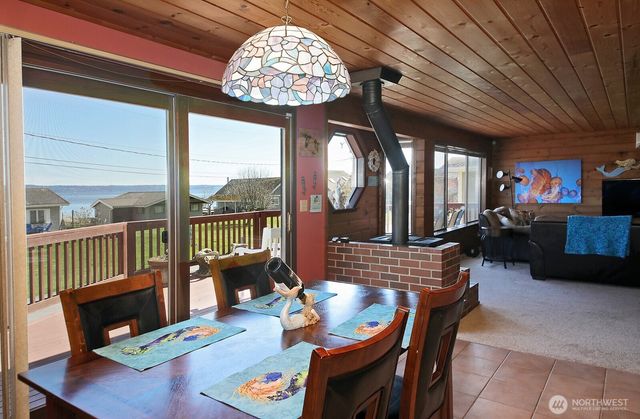 3837 Driftwood Drive, Clinton, WA 98236