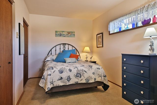 3837 Driftwood Drive, Clinton, WA 98236