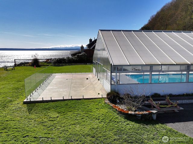 3837 Driftwood Drive, Clinton, WA 98236