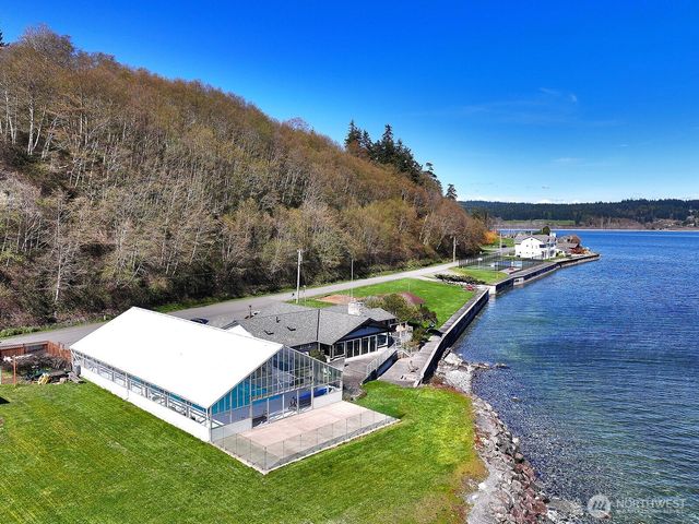 3837 Driftwood Drive, Clinton, WA 98236