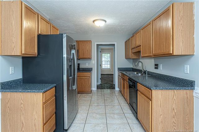 402 Roundtree Drive, Fayetteville, NC 28303
