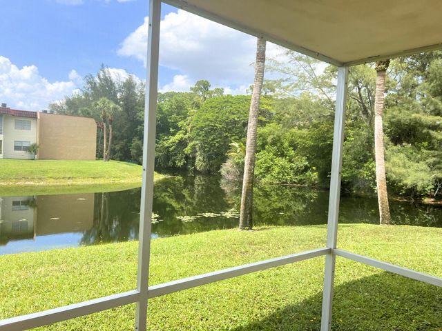 463 Lake Frances Drive 463, West Palm Beach, FL 33411