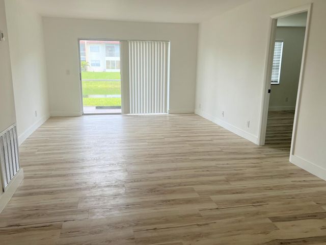 463 Lake Frances Drive 463, West Palm Beach, FL 33411
