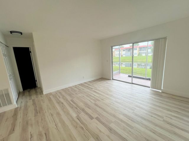 463 Lake Frances Drive 463, West Palm Beach, FL 33411