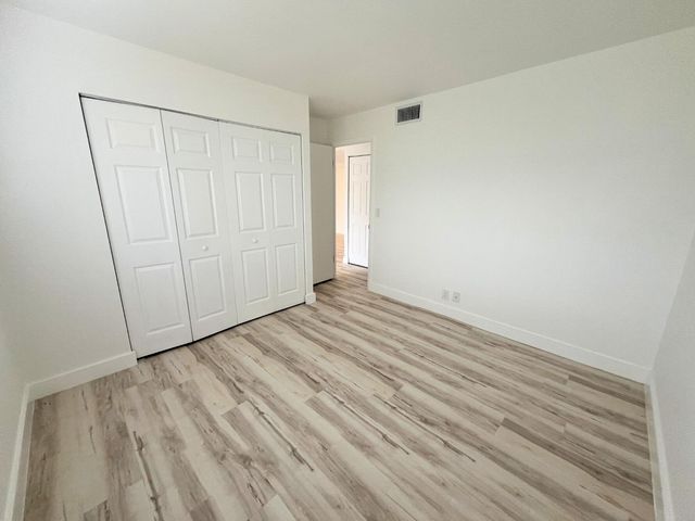 463 Lake Frances Drive 463, West Palm Beach, FL 33411