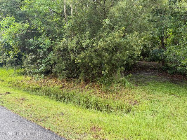 232 Pine Ridge Drive, Waveland, MS 39576