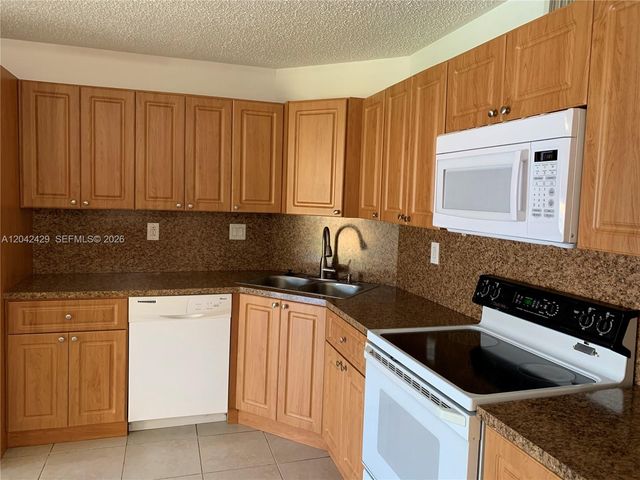 6745 SW 132nd Ave 206, Miami, FL 33183