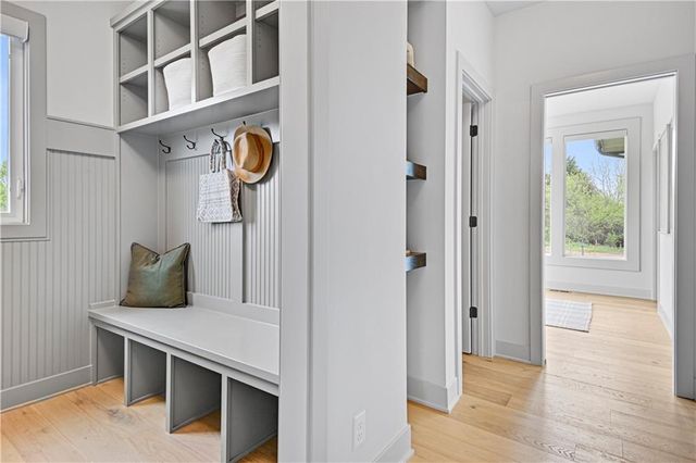 21913 W 99th Terrace, Lenexa, KS 66220