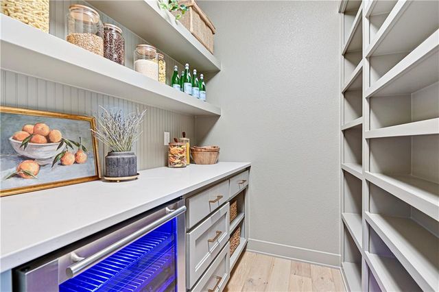 21913 W 99th Terrace, Lenexa, KS 66220