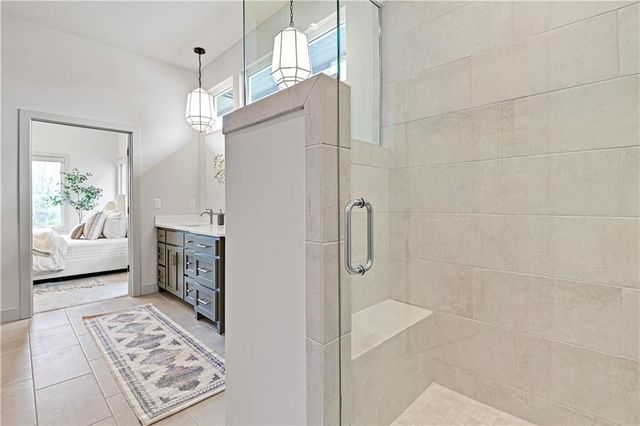 21913 W 99th Terrace, Lenexa, KS 66220