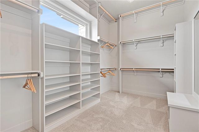 21913 W 99th Terrace, Lenexa, KS 66220