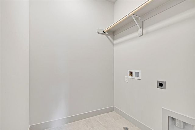 21913 W 99th Terrace, Lenexa, KS 66220