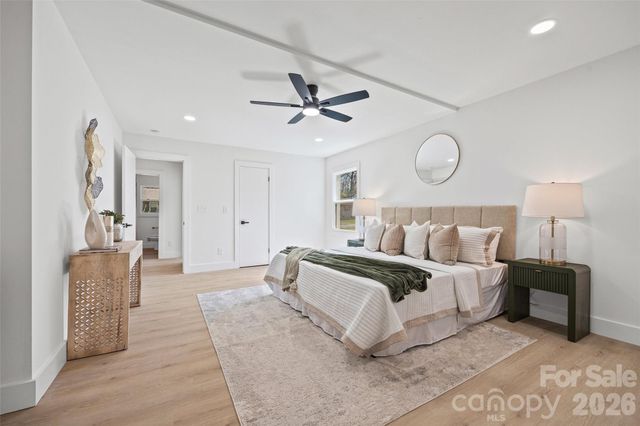 4200 Abbeydale Drive, Charlotte, NC 28205