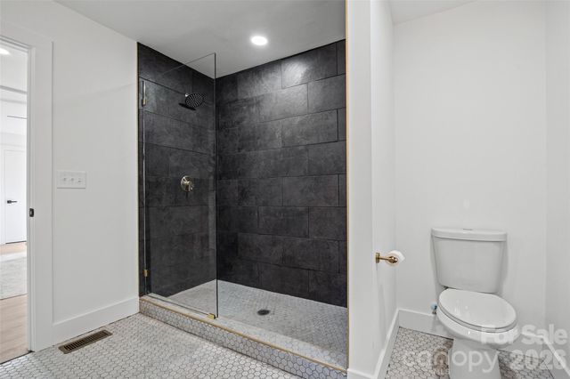 4200 Abbeydale Drive, Charlotte, NC 28205