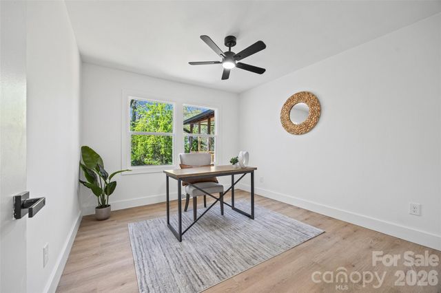 4200 Abbeydale Drive, Charlotte, NC 28205