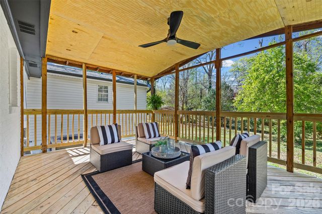 4200 Abbeydale Drive, Charlotte, NC 28205