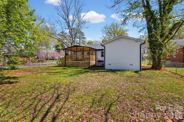 4200 Abbeydale Drive, Charlotte, NC 28205