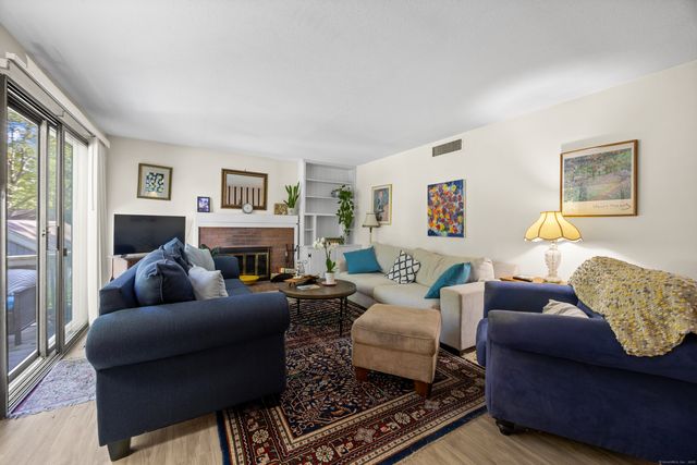 405 Heritage Village D, Southbury, CT 06488