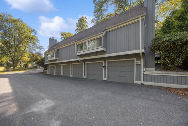 405 Heritage Village D, Southbury, CT 06488