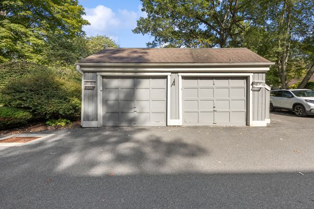 405 Heritage Village D, Southbury, CT 06488