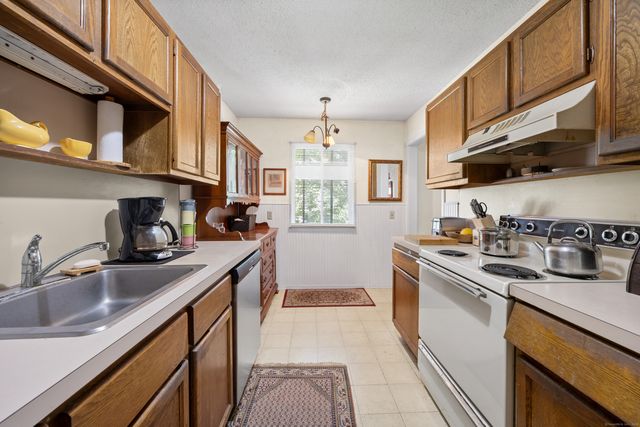 405 Heritage Village D, Southbury, CT 06488