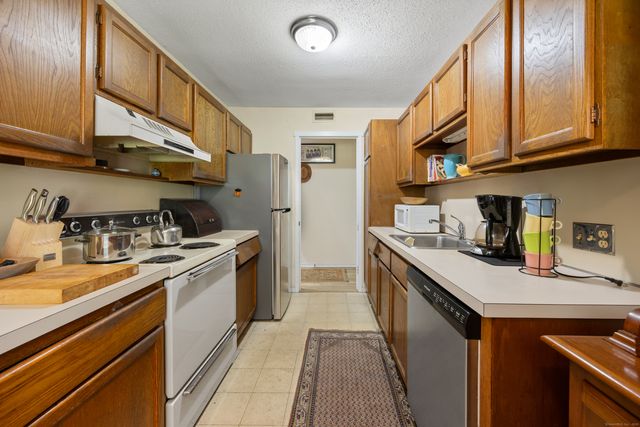 405 Heritage Village D, Southbury, CT 06488