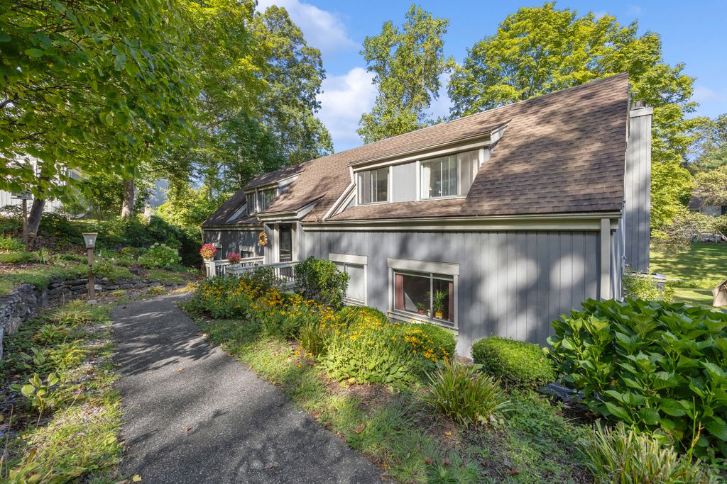 405 Heritage Village D, Southbury, CT 06488