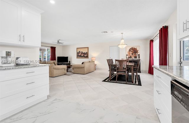 1031 SE 14th Dr, Deerfield Beach, FL 33441