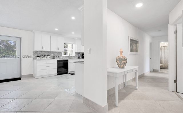 1031 SE 14th Dr, Deerfield Beach, FL 33441