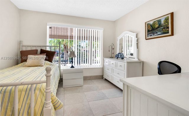 1031 SE 14th Dr, Deerfield Beach, FL 33441