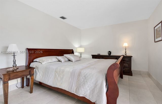 1031 SE 14th Dr, Deerfield Beach, FL 33441