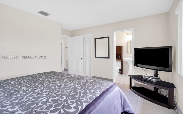 1031 SE 14th Dr, Deerfield Beach, FL 33441