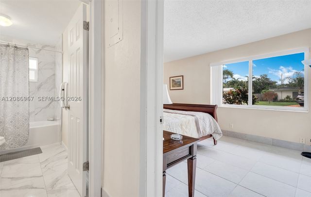 1031 SE 14th Dr, Deerfield Beach, FL 33441
