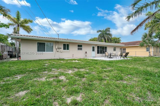 1031 SE 14th Dr, Deerfield Beach, FL 33441